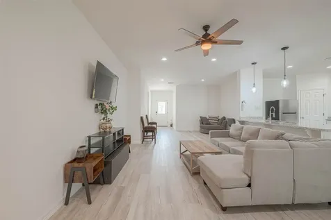 4633 Larkspur Street Houston TX 77051