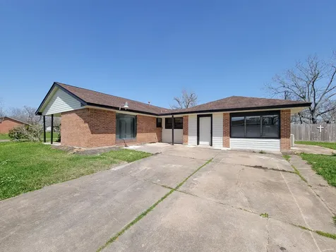 133 S Yaupon Street Lake Jackson TX 77566
