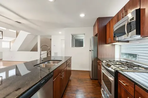 349 Sydnor Street Houston TX 77020