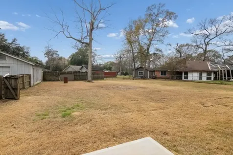 407 Holly Lane Conroe TX 77304