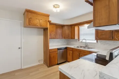 407 Holly Lane Conroe TX 77304