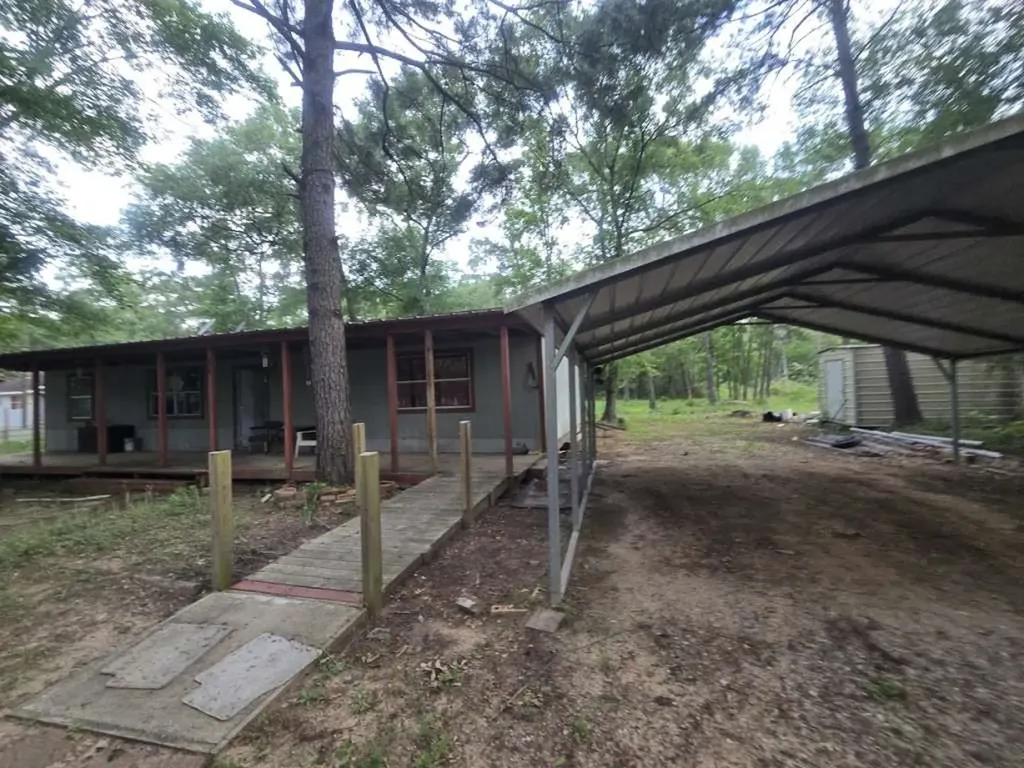 470 Trails End Drive Cleveland TX 77328