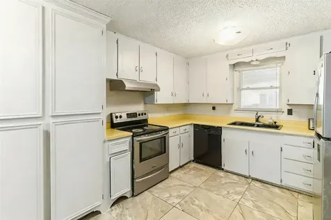 103 S Ringgold Street West Columbia TX 77486
