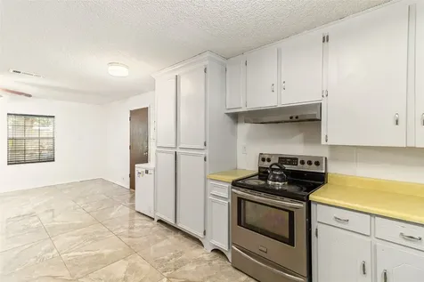 103 S Ringgold Street West Columbia TX 77486