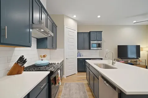 911 W 35th Street C Houston TX 77018