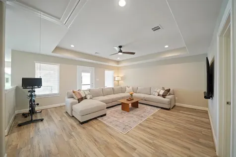 911 W 35th Street C Houston TX 77018