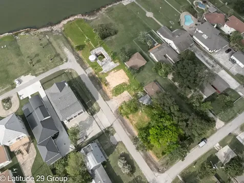 2588 Cliff Drive Dickinson TX 77539