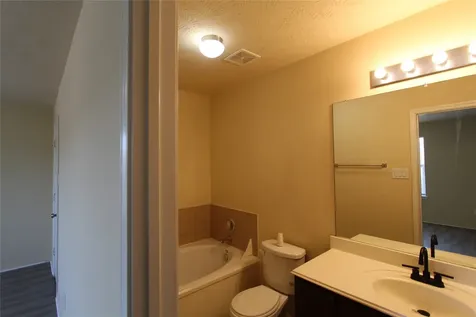 5707 Saluda Creek Lane Houston TX 77085