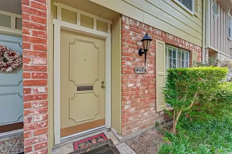 8101 Amelia Road 206 Houston TX 77055