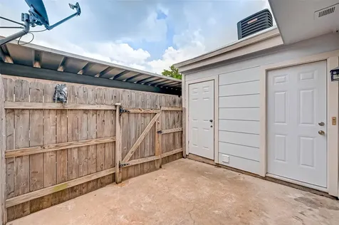 8101 Amelia Road 206 Houston TX 77055