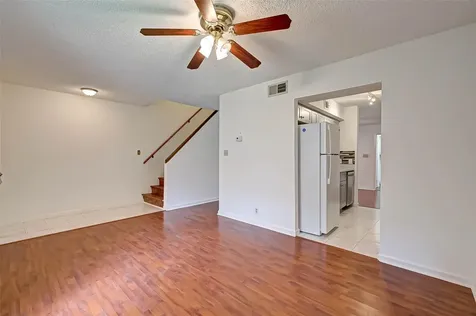 8101 Amelia Road 206 Houston TX 77055