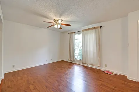 8101 Amelia Road 206 Houston TX 77055