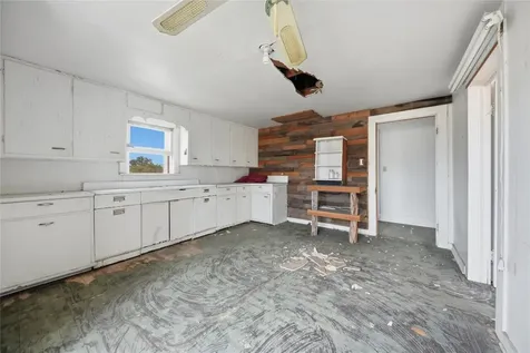 248 County Road 378 Hallettsville TX 77964
