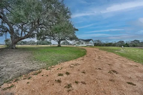 248 County Road 378 Hallettsville TX 77964