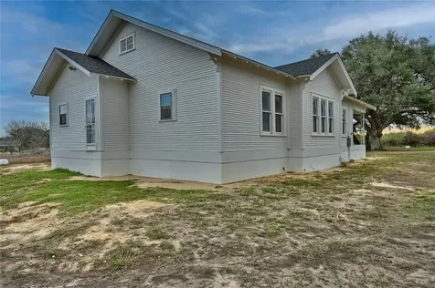 248 County Road 378 Hallettsville TX 77964