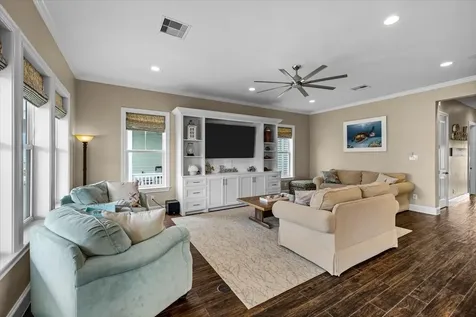3827 Conch Galveston TX 77554