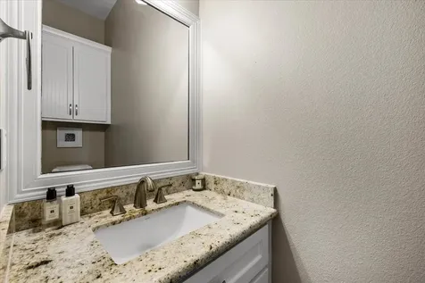 3827 Conch Galveston TX 77554