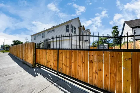 4129 E Toliver Street Houston TX 77016