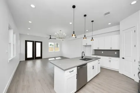 4129 E Toliver Street Houston TX 77016