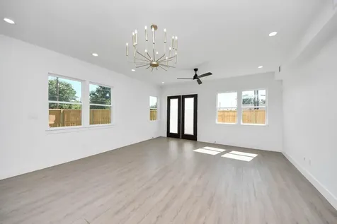 4129 E Toliver Street Houston TX 77016