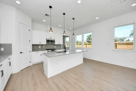 4129 E Toliver Street Houston TX 77016