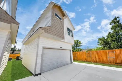 4129 E Toliver Street Houston TX 77016