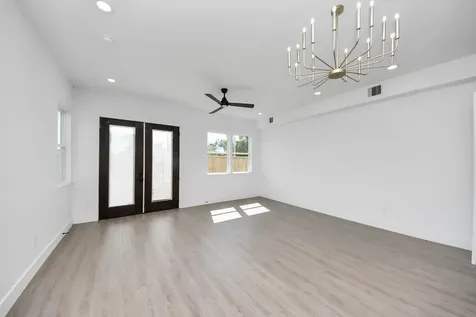 4129 E Toliver Street Houston TX 77016