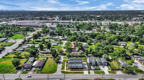 4129 E Toliver Street Houston TX 77016