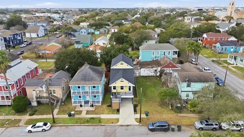 1207 32nd Street Galveston TX 77550