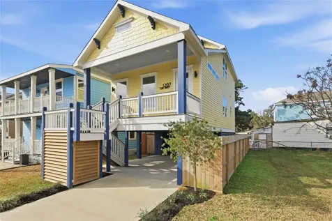 1207 32nd Street Galveston TX 77550