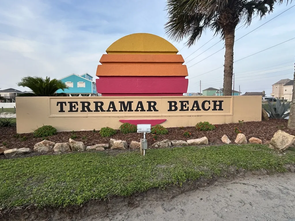 Lot 97 Camino Galveston TX 77554