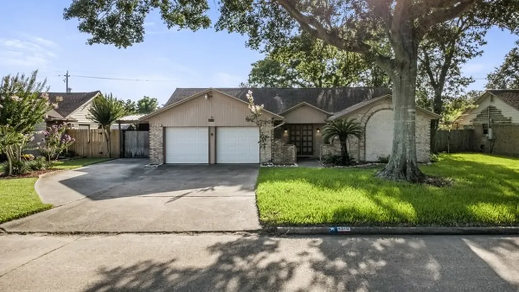 4310 A Bar Drive Santa Fe TX 77510