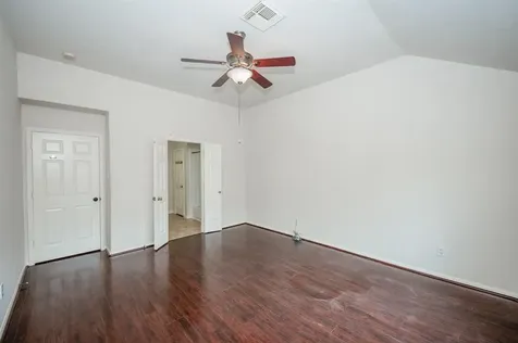 7839 Winding Creek View Houston TX 77072