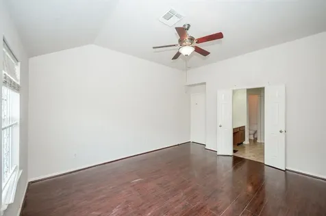 7839 Winding Creek View Houston TX 77072