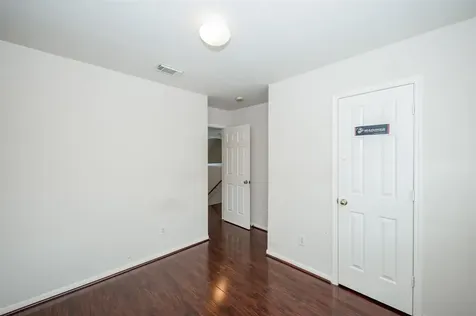 7839 Winding Creek View Houston TX 77072
