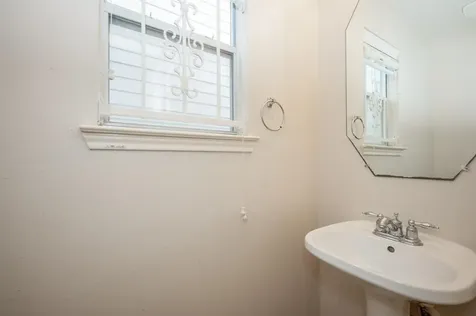 7839 Winding Creek View Houston TX 77072