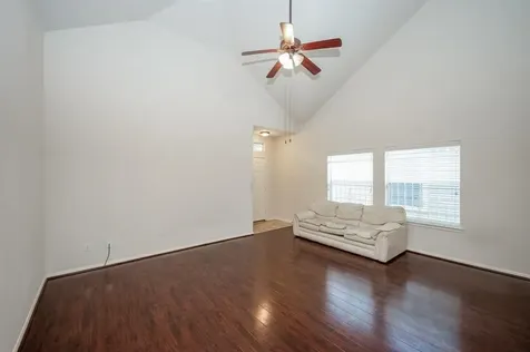 7839 Winding Creek View Houston TX 77072