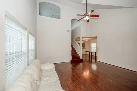 7839 Winding Creek View Houston TX 77072