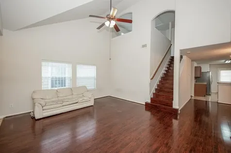 7839 Winding Creek View Houston TX 77072