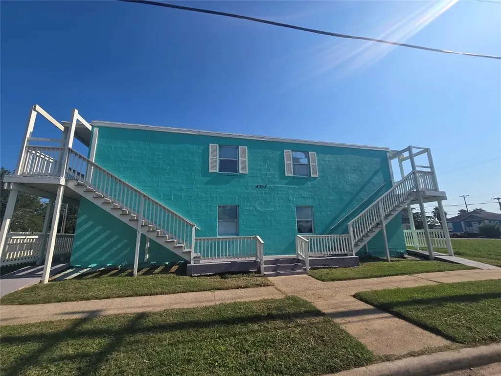4217 Sealy Avenue 11 Galveston TX 77550