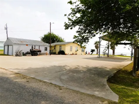 635 Marshall Johnson Avenue S Port Lavaca TX 77979