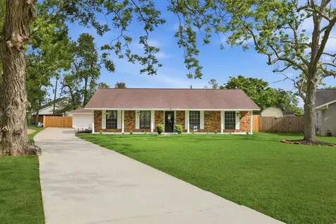 59 S Shamrock Court Lake Jackson TX 77566