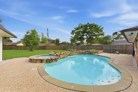 59 S Shamrock Court Lake Jackson TX 77566