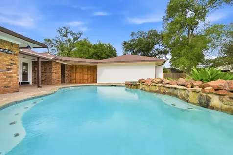 59 S Shamrock Court Lake Jackson TX 77566