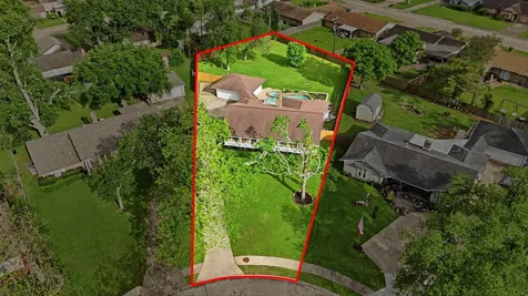 59 S Shamrock Court Lake Jackson TX 77566