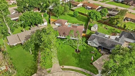 59 S Shamrock Court Lake Jackson TX 77566
