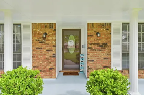 59 S Shamrock Court Lake Jackson TX 77566