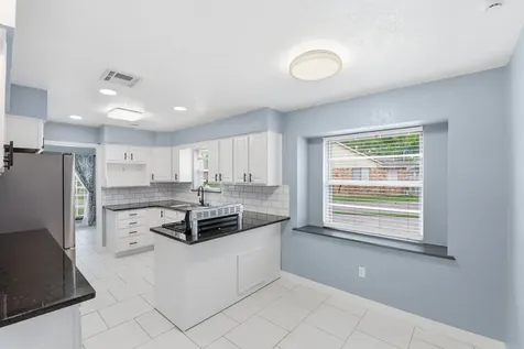 59 S Shamrock Court Lake Jackson TX 77566