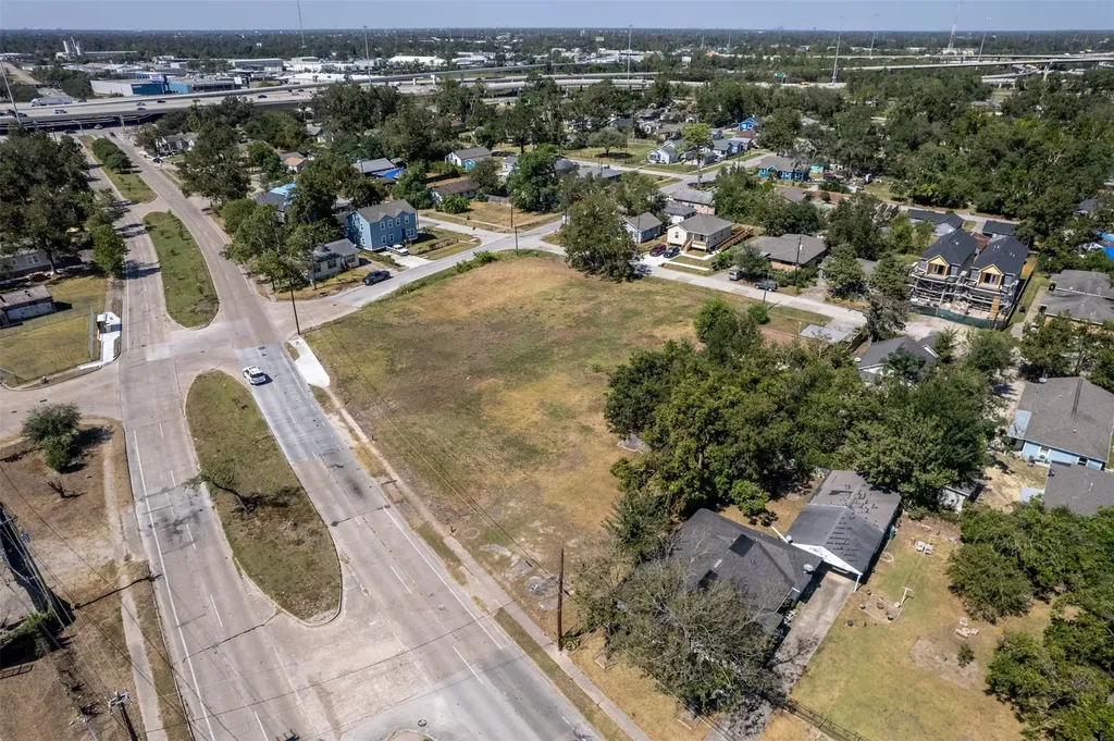 3313 Cavalcade Street Houston TX 77026