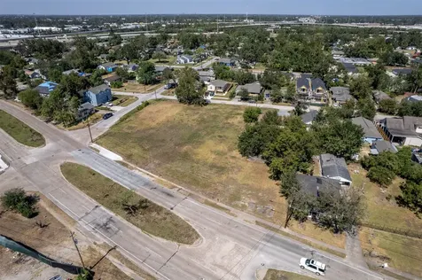 3313 Cavalcade Street Houston TX 77026